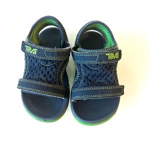 Teva toddler boy size 7. Blue. Style psyclone XLT
